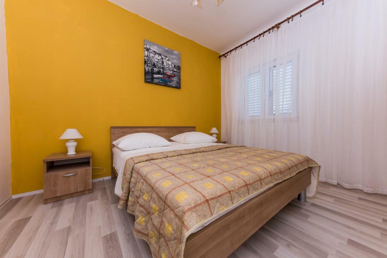 Apartments Mate Vinišće Exterior foto